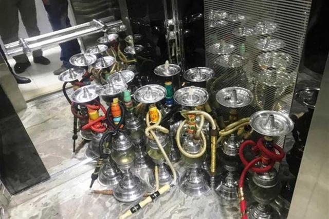 إغلاق مقاه وكافيهات ومصادرة 25 شيشة في السنطة بالغربية