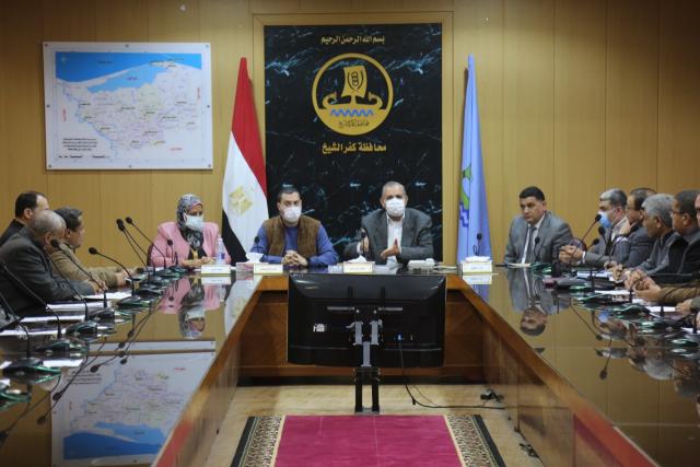 محافظ كفر الشيخ يوجه بالتواصل مع الراغبين فى الحصول على أراضى الوادى الجديد