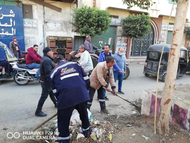 حملة مكبرة لرفع القمامة وتنظيف شوارع مقابر سمنود بالغربية