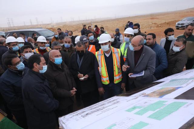  وزير النقل يتابع أعمال تنفيذ مشروع قطار العين السخة