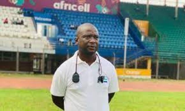 مدرب سيراليون يتعرض لتهديدات بالقتل بسبب قائمة كأس الأمم الإفريقية