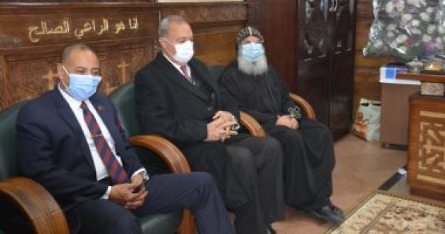 محافظ القليوبية ومدير الأمن يقدمان التهنئة