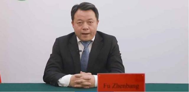 فو زينبرج نائب رابطة الشباب الصيني