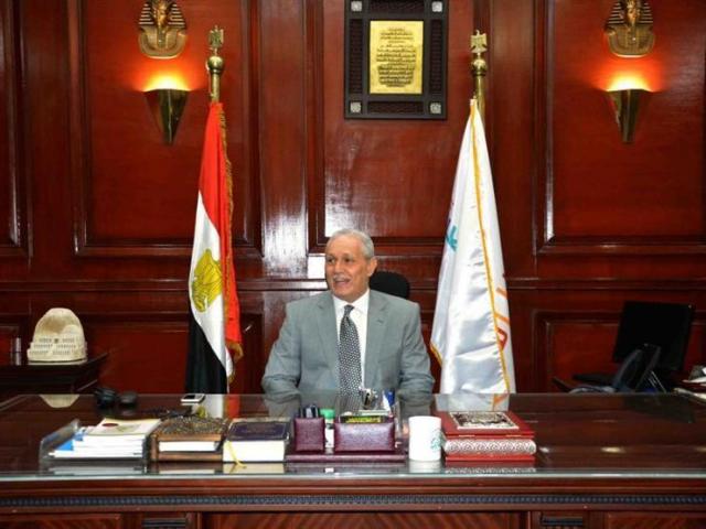 محافظ الأقصر يتفقد مشروعات بمدينة إسنا