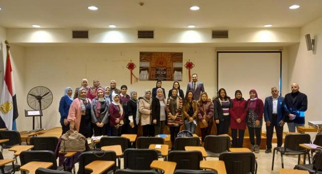 وزارة السياحة والآثار تطلق برنامج سفراء التدريب لنقل الخبرات بين العاملين بالوزارة وزارة السياحة والآثار تطلق برنامج سفراء التدريب لنقل الخبرات بين العاملين بالوزارة