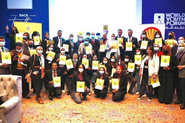 تكريم فرق برنامج NXplorers المشاركة في منتدى شباب العالم- طارق الملا - وزير البترول - شركة شل