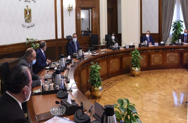 رئيس الوزراء يستعرض مقترح القرى المقرر دخولها بالمرحلة الثانية من «حياة كريمة» رئيس الوزراء يستعرض مقترح القرى المقرر دخولها بالمرحلة الثانية من «حياة كريمة»