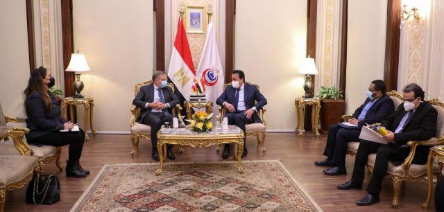 القائم بعمل وزير الصحة يستقبل السفير الدنماركي لدى مصر لبحث سبل التعاون بين البلدين في القطاع الصحي (صور)