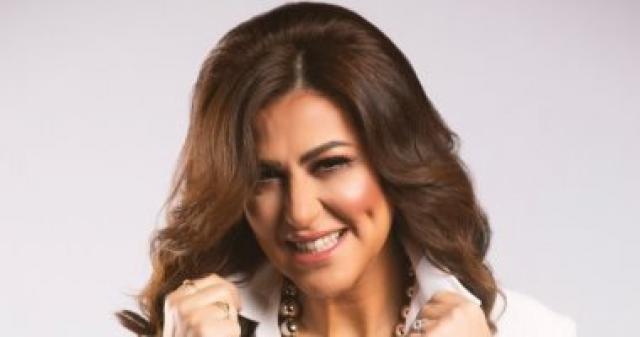 دينا عبد الكريم