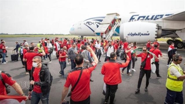 وصول 3 طائرات للمشجعين المصريين إلى مطار ياوندي بالكاميرون