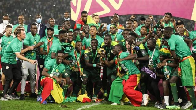 منتخب السنغال يحتفل بكأس افريقيا 