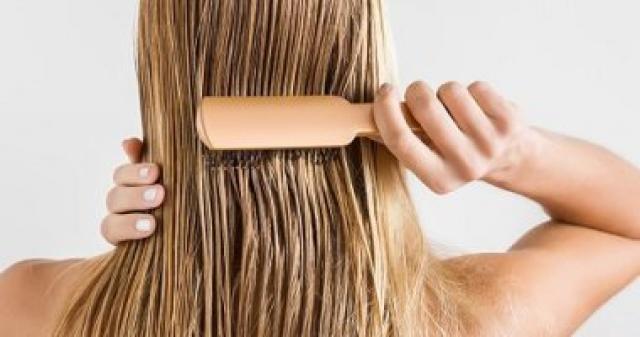   وصفات طبيعية لتنظيف فروة الراس