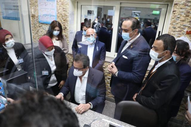 الدكتور خالد عبدالغفار يتفقد عددا من المستشفيات ووحدات طب الأسرة ببورسعيد (صور)