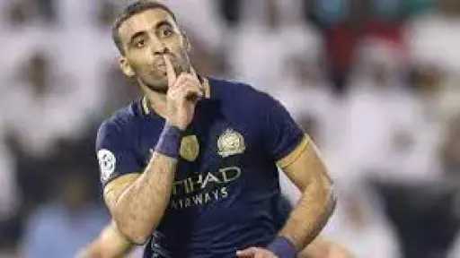 هل  يغادر عبد الرزاق حمد الله صفوف الشباب؟