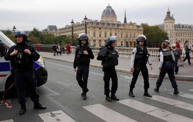 الداخلية الفرنسية: مصرع مسلح حاول إضرام النار في معبد يهودي