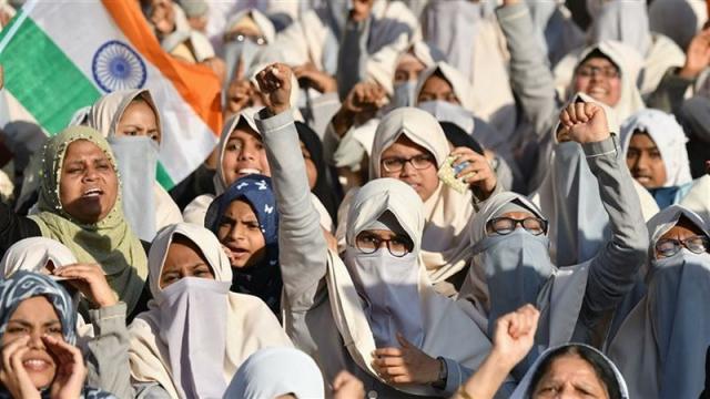 الهند تسمح بالحجاب في الجامعات