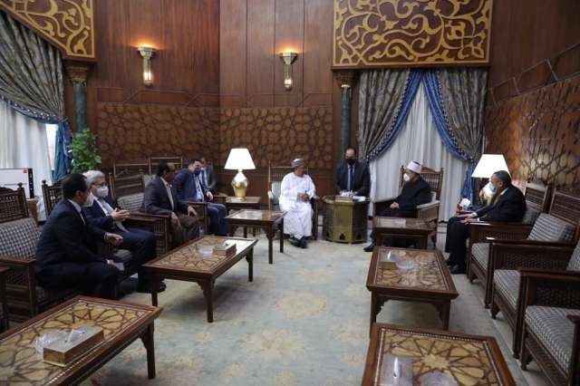 لقاء فضيلة الإمام الأكبر الدكتور أحمد الطيب، شيخ الأزهر مع محمد باركيندو الأمين العام لمنظمة أوبك
