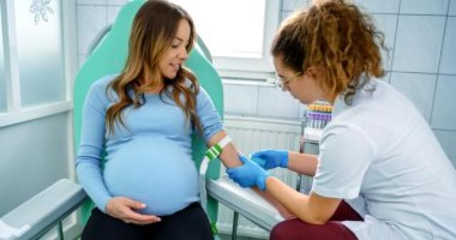 CDC: تطعيم كورونا أثناء الحمل يحمى الطفل من الفيروس أول 6 أشهر من حياته
