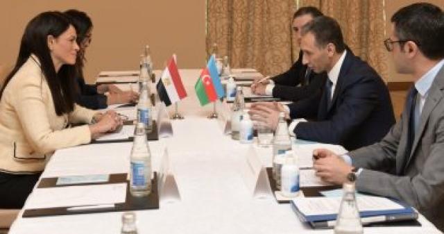 وزيرة التعاون تعرض الفرص الاستثمارية للقطاع الخاص الأذرى