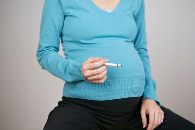 التدخين أثناء الحمل