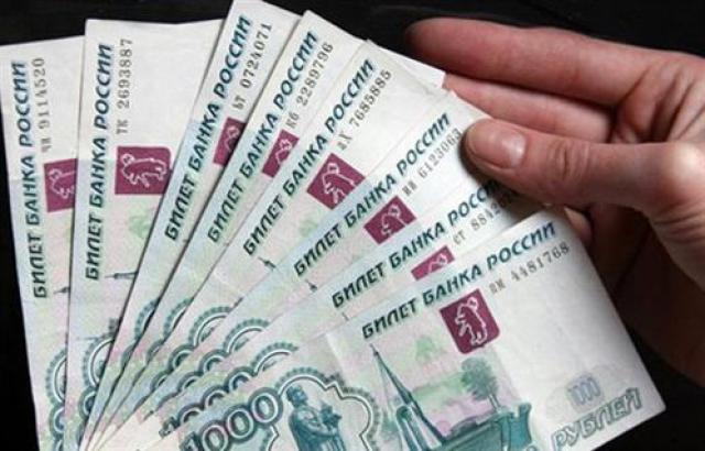 روسيا تغلق بورصة موسكو بعد انهيار الروبل ورفع الفائدة 20%