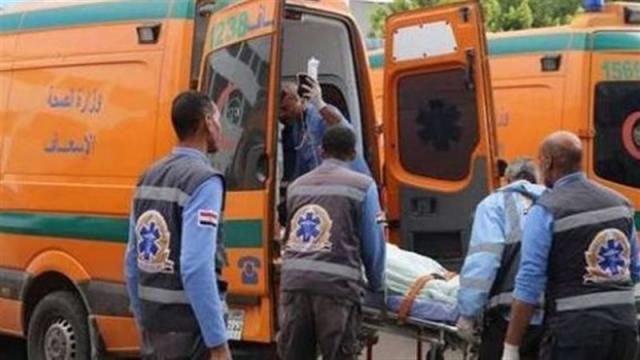 مصرع عامل وإصابة 12 آخرين في انقلاب سيارة نصف نقل على دائري السلام