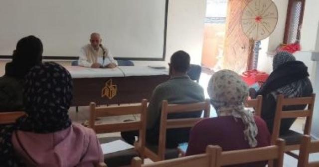 قصر ثقافة حسن فتحى بالأقصر يقدم محاضرات حول ”دور السياحة في تنمية الاقتصاد”