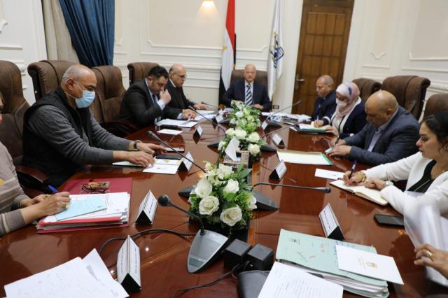 محافظ القاهرةيتابع اجراءات تنفيذ الخطة الاستثمارية للمحافظة
