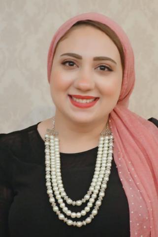 الصحفية داليا اشرف