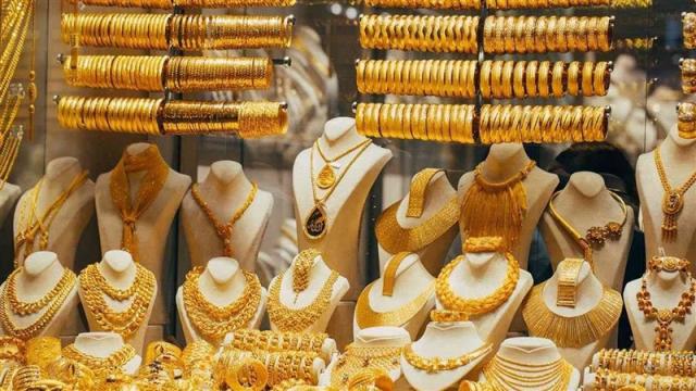 أسعار الذهب اليوم في التعاملات المسائية.. المعدن الأصفر يخسر ١٠ جنيهات