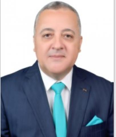 الدكتور  ايمن حافظ عميد كلية الزراعة جامعة المنوفية