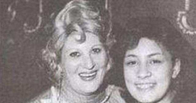 سماح أنور مع والدتها الراحلة سعاد حسين