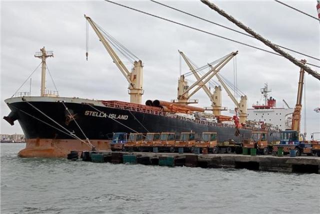 اقتصادية قناة السويس: تفريغ 35 ماسورة وتداول 27 سفينة بموانئ بورسعيد