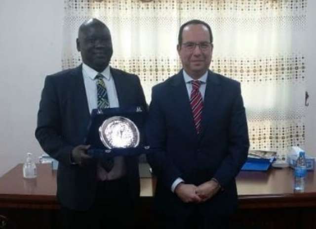 السفير المصري في جوبا يلتقي وزير بناء السلام بجنوب السودان