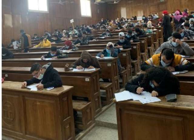 متحانات الميد تيرم  بأكاديمية طيبة  