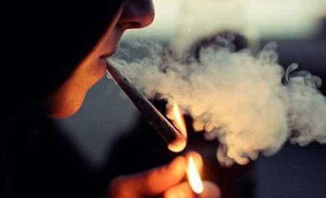 حكم تدخين السجائر في نهار رمضان