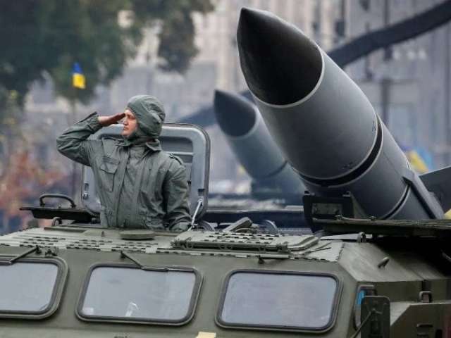 إمداد أوكرانيا بأسلحة ثقيلة متطورة