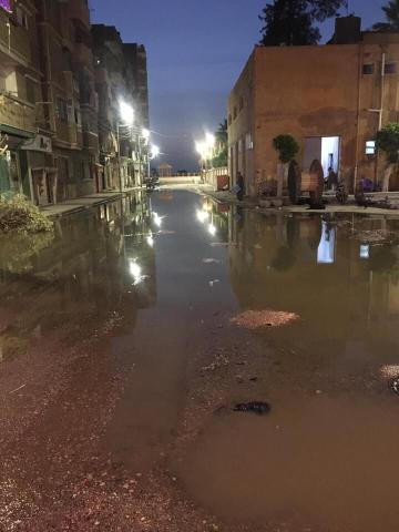 "باب النجار مخلع" شارع محلية فارسكور تغرق  في مياه الصرف الصحي 