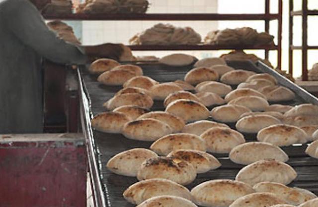 وزير التموين يعلن انتظام صرف الخبز والسلع المدعمة