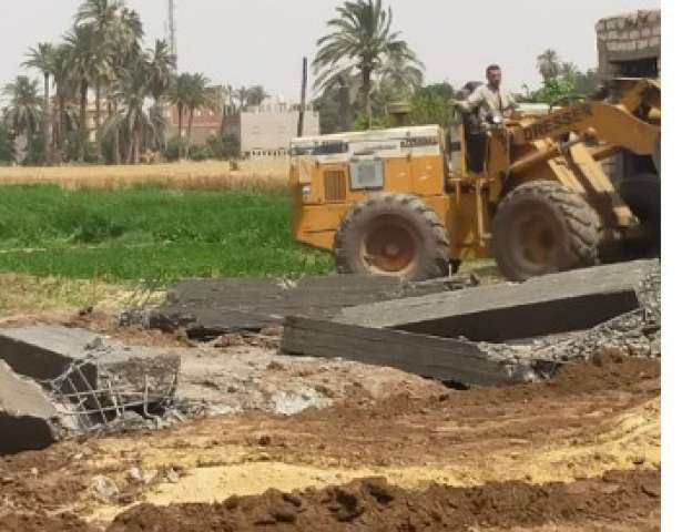 محافظة الجيزة تزيل 15 حالة بناء مخالف وتعدى على الأراضى الزراعية وأملاك الدولة