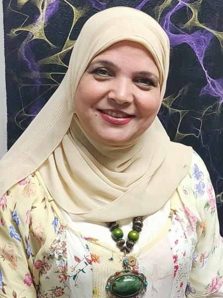 الكاتبة الصحفية مها عبد الفتاح 