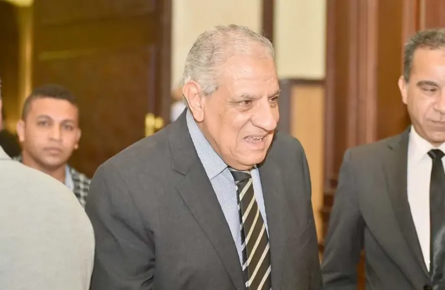 إبراهيم محلب يلقى كلمة خلال افتتاح المستشفى الجامعى بجامعة الجيزة الجديدة