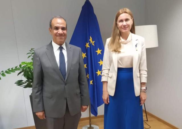 سفير مصر لدي الاتحاد الاوروبي يلتقي بالمفوضة الاوروبية للطاقة