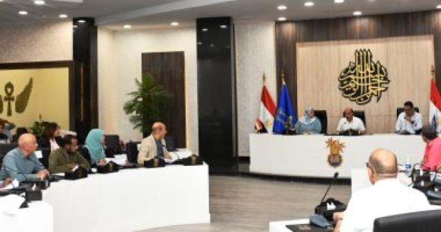 دعم المرافق العامة لافتتاح 27 مصنعاً باستثمارات 108 ملايين جنيه فى أسوان دعم المرافق العامة لافتتاح 27 مصنعاً باستثمارات 108 ملايين جنيه فى أسوان