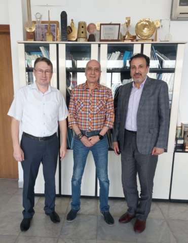 الدكتور خالد سرور مع الاستاذ شريف جاد ومراد جاتين مدير المراكز الثقافية الروسية