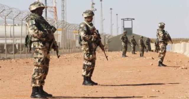 الجيش الجزائرى: كشف وتدمير 3 قنابل وضبط 324 مهاجرا غير شرعى خلال أسبوع