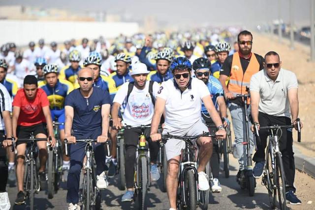 وزير الرياضة يقود ماراثون دراجات العاصمة الإدارية الجديدة