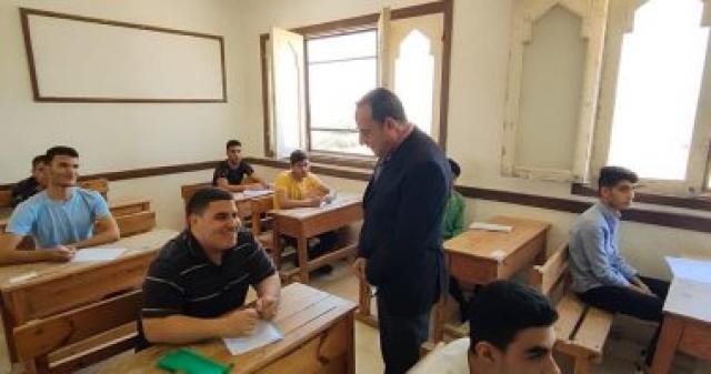 محافظ شمال سيناء يتفقد امتحانات الثانوية الأزهرية.. صور
