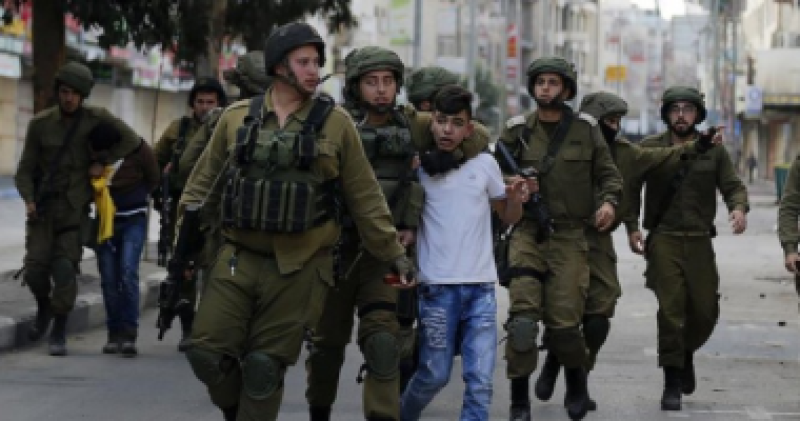 الضغوط تنهال على نتنياهو من الداخل لإطلاق سراح الرهائن الإسرائيليين