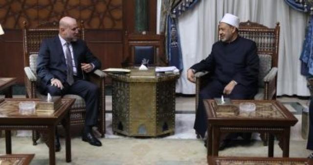 الرئيس الفلسطينى يشكر شيخ الأزهر على مراجعة مصحف ”المسجد الأقصى”